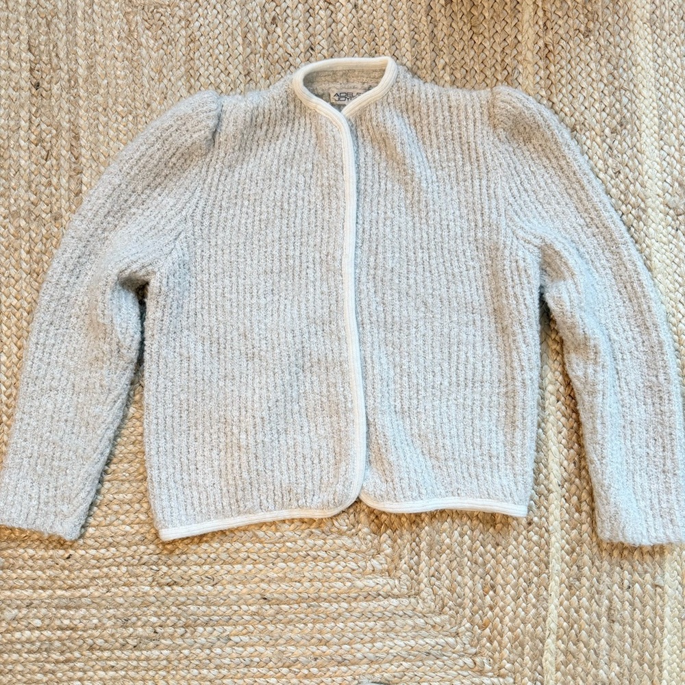 Cozy Light Gray Cardigan Sweater size L and runs as a M